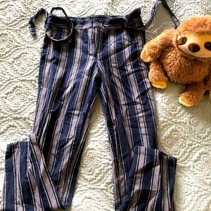 Cute blue and white stripe capris ❤️